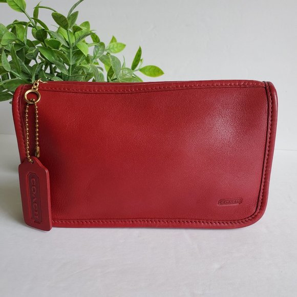 Coach Handbags - EUC Coach Chunky Case (#7165) in Red